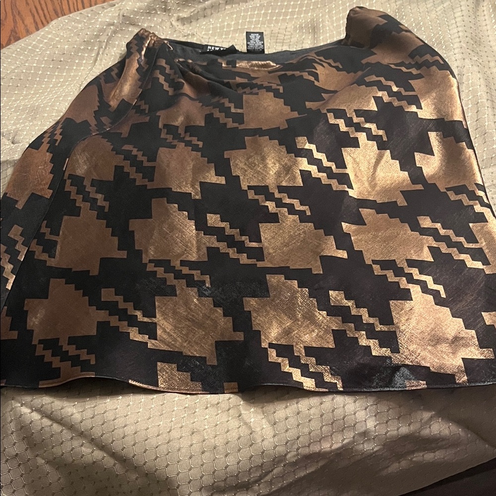 New York & Company Black and Gold Patterned A-Line Skirt
